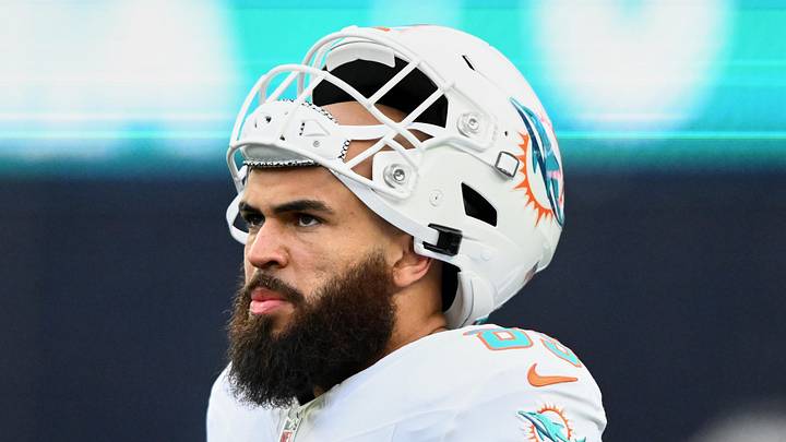 Miami Dolphins tight end Julian Hill
