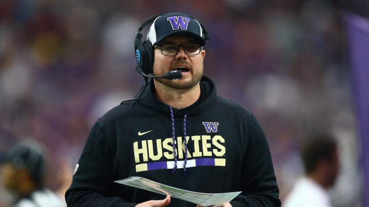 Dec 30, 2017; Glendale, AZ, USA; Washington Huskies offensive line coach Scott Huff against the Penn State Nittany Lions in the 2017 Fiesta Bowl at University of Phoenix Stadium.