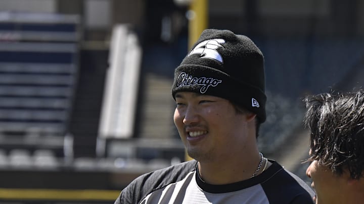 May 10, 2026; Chicago, Illinois, USA;  Chicago White Sox first baseman Munetaka Murakami (5) seeks with teammates during warmups before the game against the Seattle Mariners at Rate Field. Mandatory Credit: Matt Marton-Imagn Images