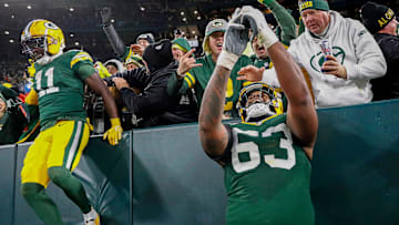 Green Bay Packers offensive tackle Rasheed Walker (63) takes a selfie on a fan’s phone after a touchdown by running back Josh Jacobs on Sunday, November 24, 2024, at Lambeau Field in Green Bay, Wis. The Packers won the game, 38-10.
Tork Mason/USA TODAY NETWORK-Wisconsin