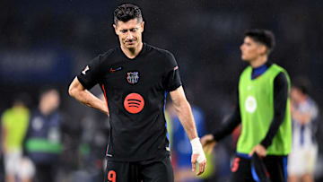 Robert Lewandowski salió dolorido del partido entre el Real Sociedad y el FC Barcelona 