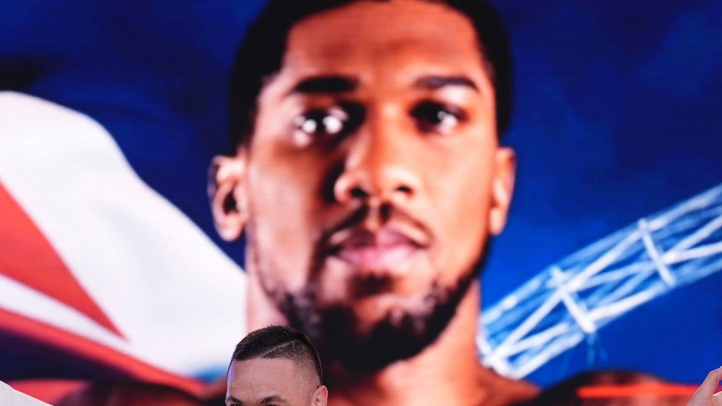 WBO Orders Oleksandr Usyk Mandatory Title Defense vs Joseph Parker Putting Dubois Rematch In Doubt