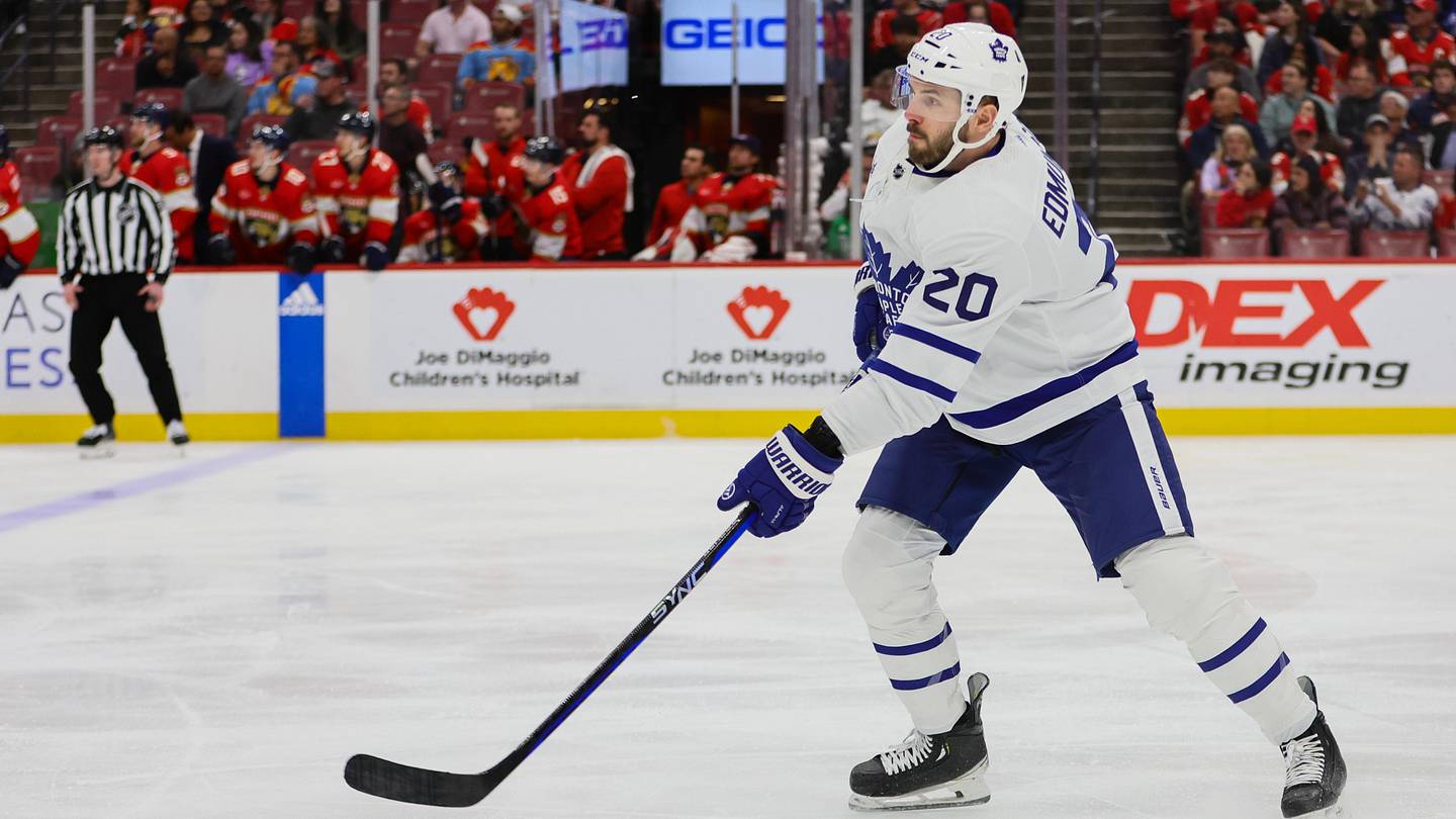 The Toronto Maple Leafs Must Avoid the Dumbest Signing Possible - Vimarsana News