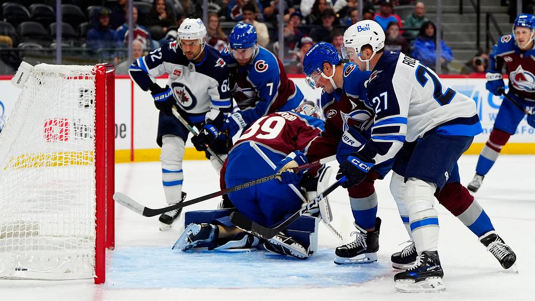 Colorado Avalanche goaltender Mackenzie Blackwood Credit: Ron Chenoy-Imagn Images