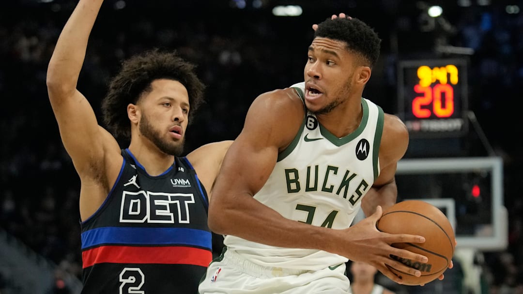 Detroit Pistons v Milwaukee Bucks