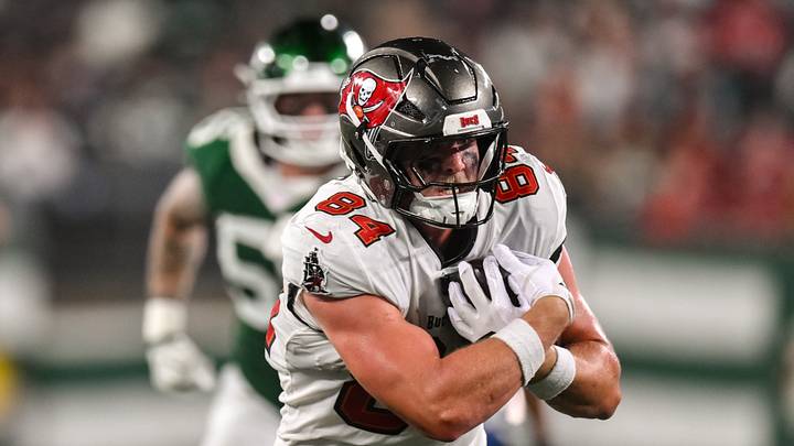 Tampa Bay Buccaneers rookie tight end Bauer Sharp made a strong impression during his NFL debut.