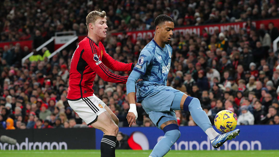 Manchester United v Aston Villa - Premier League