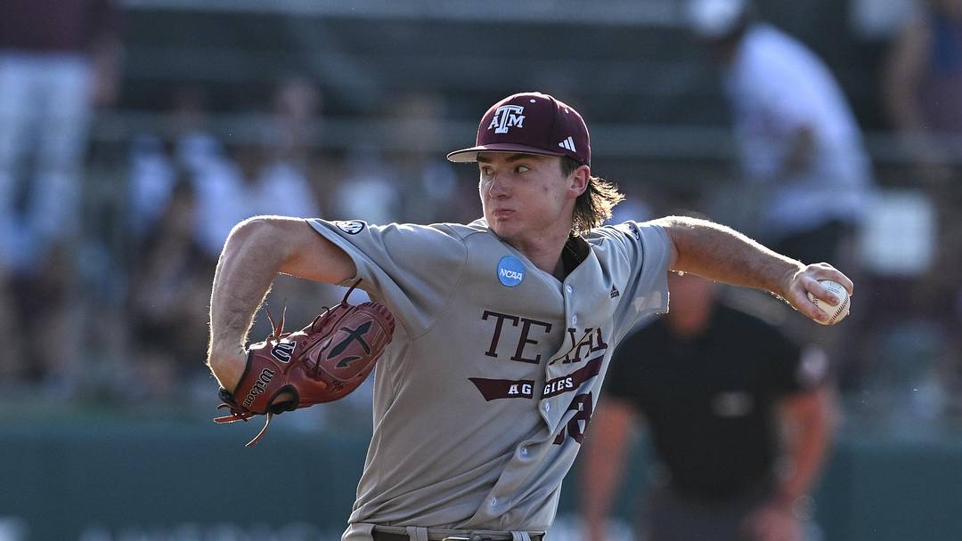 Texas A&M pitcher Shane Sdao throws a pitch during the first inning against Oregon at Olsen Field, Blue Bell Park.