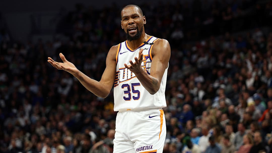 Phoenix Suns v Minnesota Timberwolves