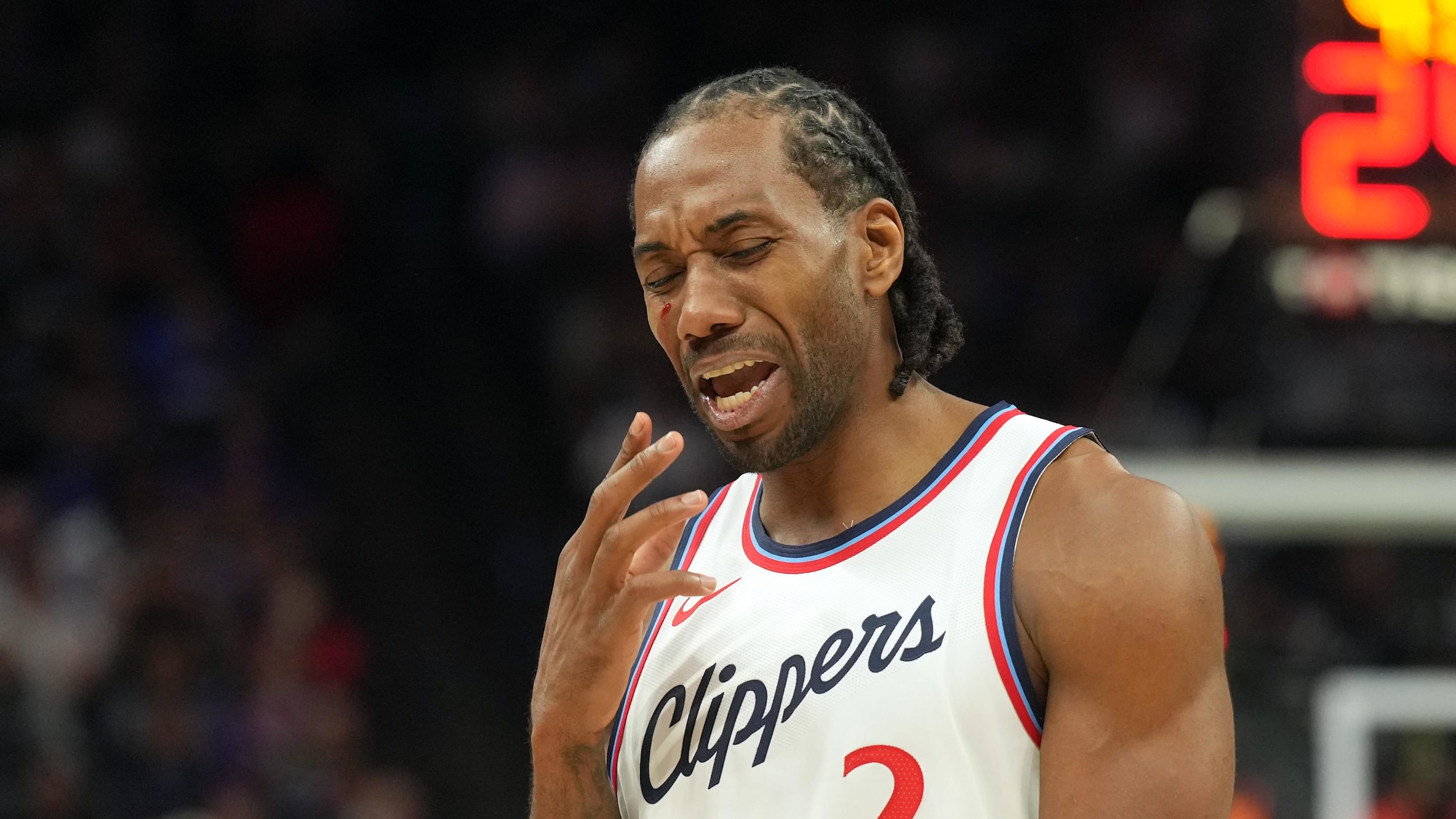 It's not even training camp but Kawhi Leonard and Clippers are already on thin ice
