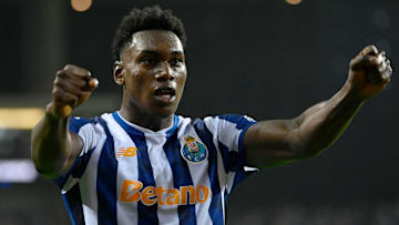 TOPSHOT-FBL-EUR-C3-PORTO-MANCHESTER