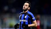  Hakan Calhanoglu se considère comme étant dans le Top 5 des joueurs à son poste