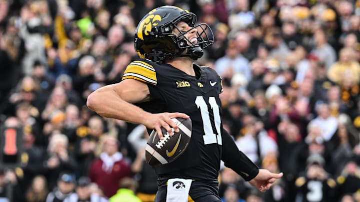 Iowa Hawkeyes quarterback Mark Gronowski (11)