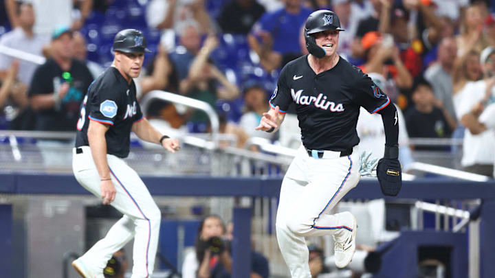 Miami doblegó a los Mets y los sacó de la zona de playoffs