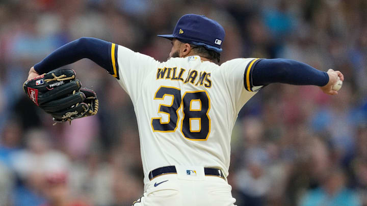 Cincinnati Reds v Milwaukee Brewers