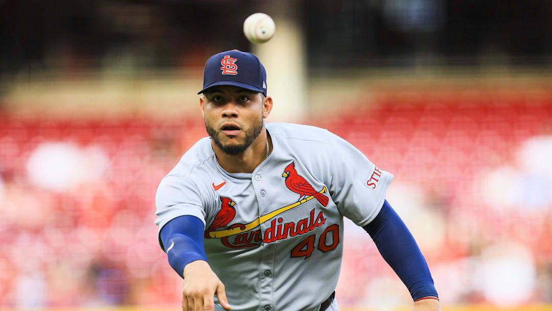 Aug 29, 2025; Cincinnati, Ohio, USA; St. Louis Cardinals first baseman Willson Contreras (40) throws to first to get Cincinnati Reds second baseman Santiago Espinal (not pictured) out in the second inning at Great American Ball Park. Mandatory Credit: Katie Stratman-Imagn Images Aug 29, 2025; Cincinnati, Ohio, USA; St. Louis Cardinals first baseman Willson Contreras (40) throws to first to get Cincinnati Reds second baseman Santiago Espinal (not pictured) out in the second inning at Great American Ball Park. Mandatory Credit: Katie Stratman-Imagn Images