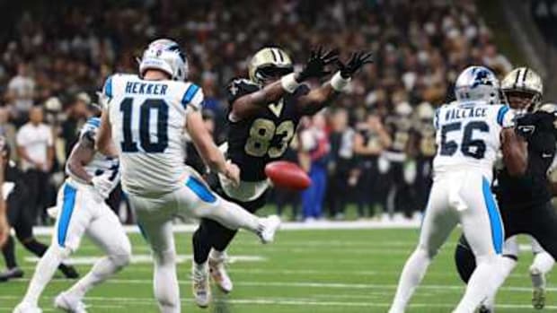 New Orleans Saints tight end Juwan Johnson (83) blocks a punt against the Carolina Panthers 