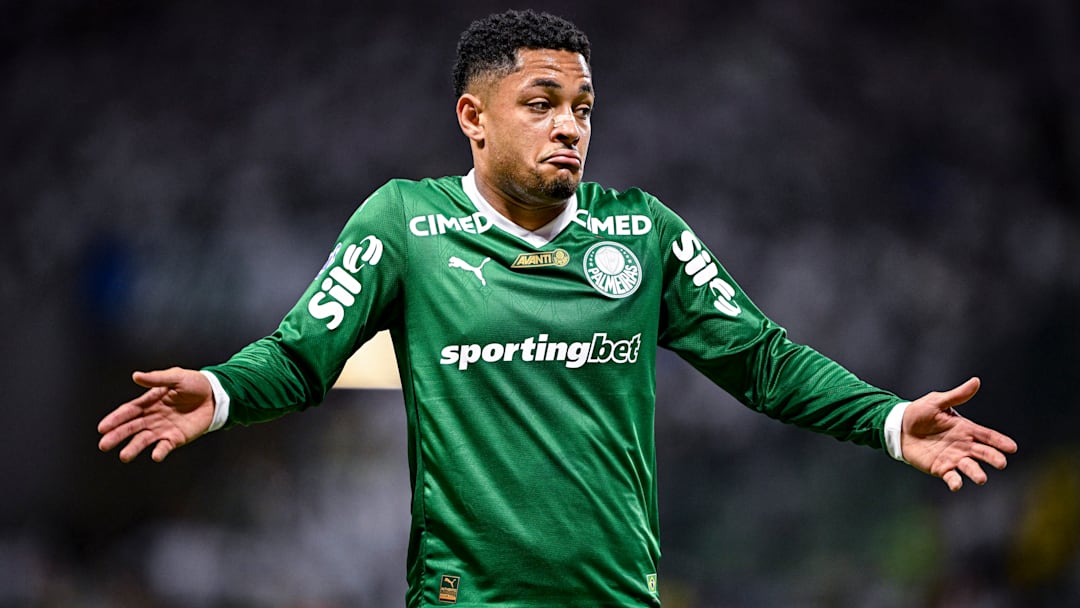Vitor Roque évolue à Palmeiras.