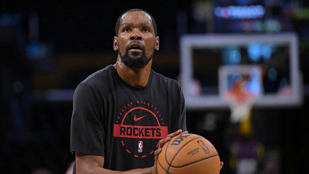 Apr 21, 2026; Los Angeles, California, USA; Houston Rockets forward Kevin Durant (7) warms up prior to game two of the first round of the 2026 NBA Playoffs against the Los Angeles Lakers at Crypto.com Arena. Mandatory Credit: Jayne Kamin-Oncea-Imagn Images Apr 21, 2026; Los Angeles, California, USA; Houston Rockets forward Kevin Durant (7) warms up prior to game two of the first round of the 2026 NBA Playoffs against the Los Angeles Lakers at Crypto.com Arena. Mandatory Credit: Jayne Kamin-Oncea-Imagn Images