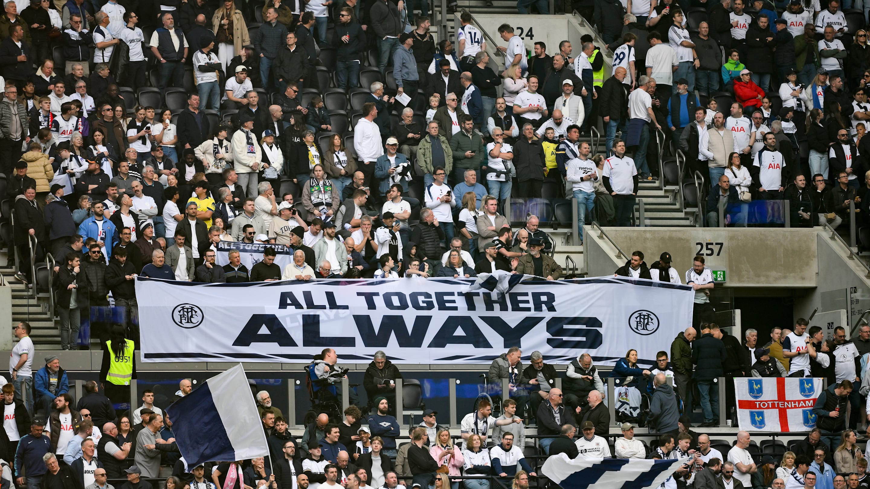 Arsenal icon astutely explains why nobody should want Tottenham relegated