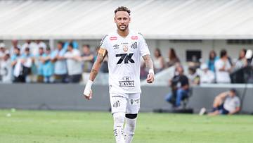 Neymar Jr va bientôt prendre sa retraite. Neymar Jr va bientôt prendre sa retraite.