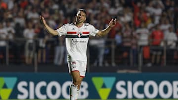 O Tricolor aposta no faro de gol de Jonathan Calleri