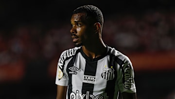 Lucas Pires está de saída do Peixe