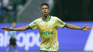 Estêvão sofreu lesão na coxa e desfalca o Palmeiras