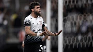 Yuri Alberto fez dois gols e foi o herói da classificação do Corinthians contra a Universidad Central