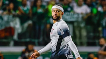 Memphis Depay alcançou nova marca em dérbi contra o Palmeiras