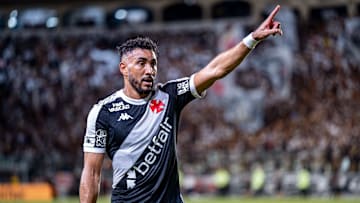 Payet tem contrato com o Vasco até maio