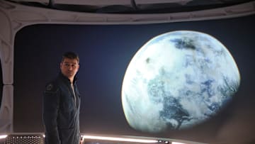 THE MIDNIGHT SKY (2020) Kyle Chandler as Mitchell.