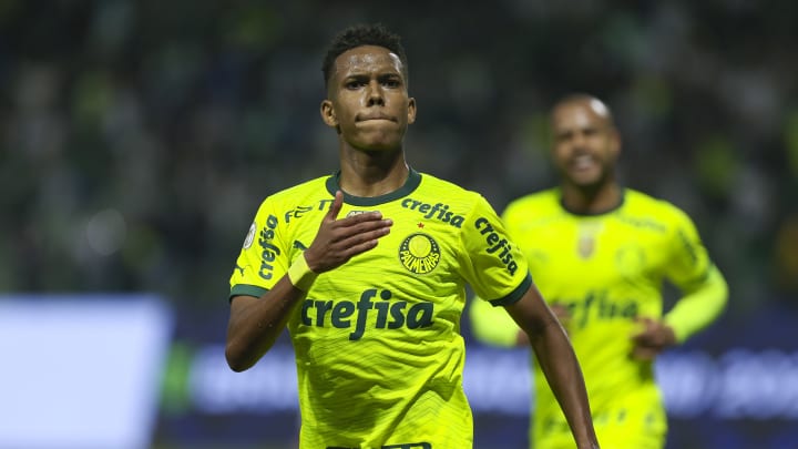 Estêvão marcou golaço no Allianz Parque