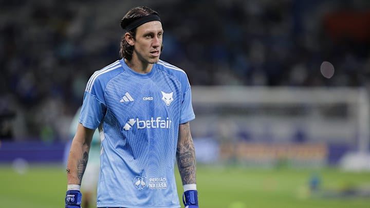 Titular absoluto do Cruzeiro, Cássio enfrenta o clube onde tem status de ídolo Titular absoluto do Cruzeiro, Cássio enfrenta o clube onde tem status de ídolo