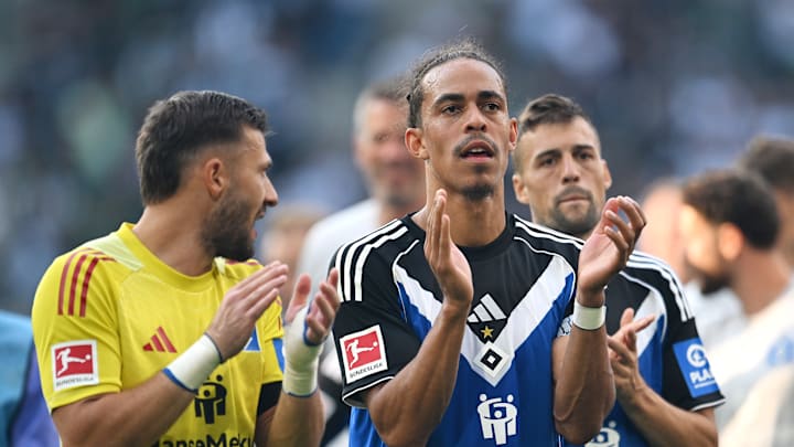 Yussuf Poulsen (vorne) wird am Wochenende auf seinen Ex-Verein RB Leipzig treffen.