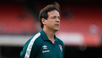 Fernando Diniz trabalhou com Reinaldo no São Paulo; lateral tem contrato apenas até o final do ano. 