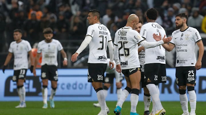 Muitos jogadores deixaram o Timão de lá pra cá Muitos jogadores deixaram o Timão de lá pra cá