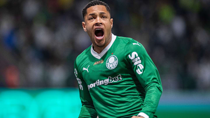 Vitor Roque está recuperado e reforçará o Palmeiras contra o Atlético-MG