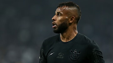 Alex Santana é visto como titular no Corinthians.