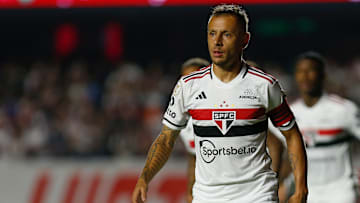 Rafinha está de saída do São Paulo