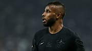 Antes do Corinthians ele atuava no Athletico-PR, mas já vestiu as camisas de Botafogo, Inter, dentre outros