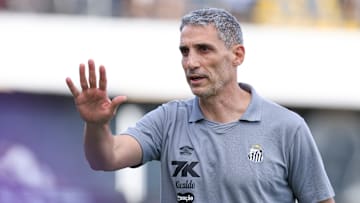 Vojvoda comandou o Santos pela primeira vez neste domingo, 31