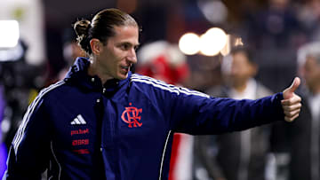 Flamengo busca nomes no mercado e se movimenta para reforçar o elenco de Filipe Luís
