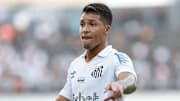 Marcos Leonardo deve ser titular na partida deste domingo
