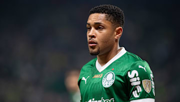 Vitor Roque está confirmado no XI inicial do Palmeiras contra o Atlético-MG