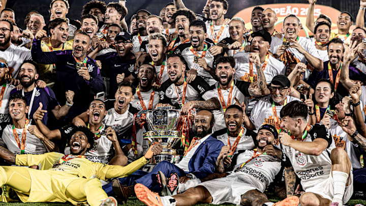 Timão fechou o ano de 2025 fazendo festa Timão fechou o ano de 2025 fazendo festa