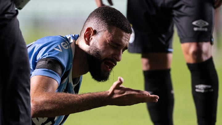 Wagner Leonardo vai a campo em Santa Cruz