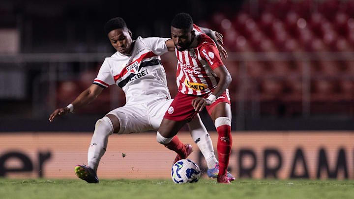 Náutico e São Paulo decidem vaga para as oitavas de final nesta terça-feira (20) Náutico e São Paulo decidem vaga para as oitavas de final nesta terça-feira (20)