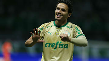 Raphael Veiga é um dos titulares do Palmeiras para o confronto