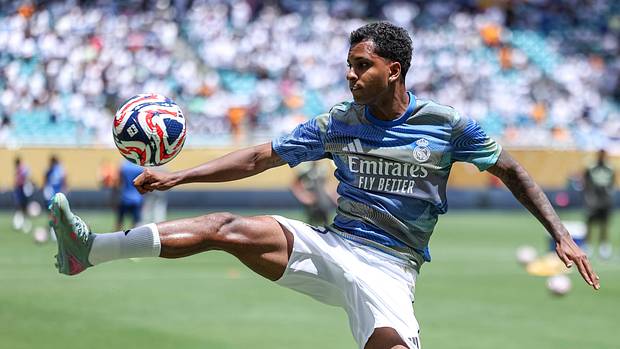 Rodrygo Goes in action
